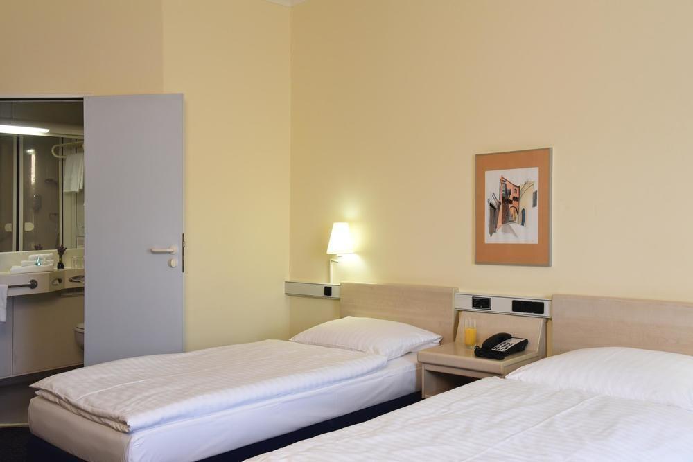 Intercityhotel Stuttgart Estugarda Exterior foto