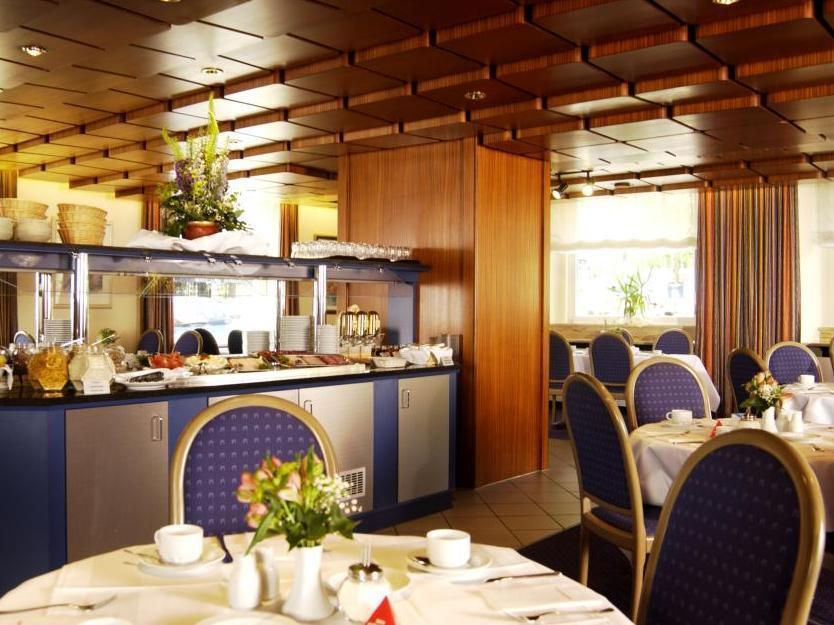 Intercityhotel Stuttgart Estugarda Exterior foto