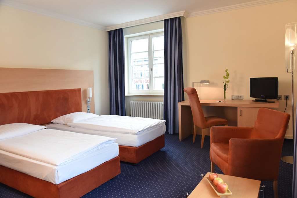 Intercityhotel Stuttgart Estugarda Quarto foto
